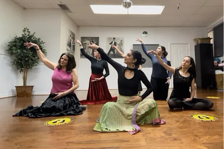 برگزاری دوره‌های حرکت درمانی و رقص درمانی از سوی هنرمندان ایرانی در تورنتو